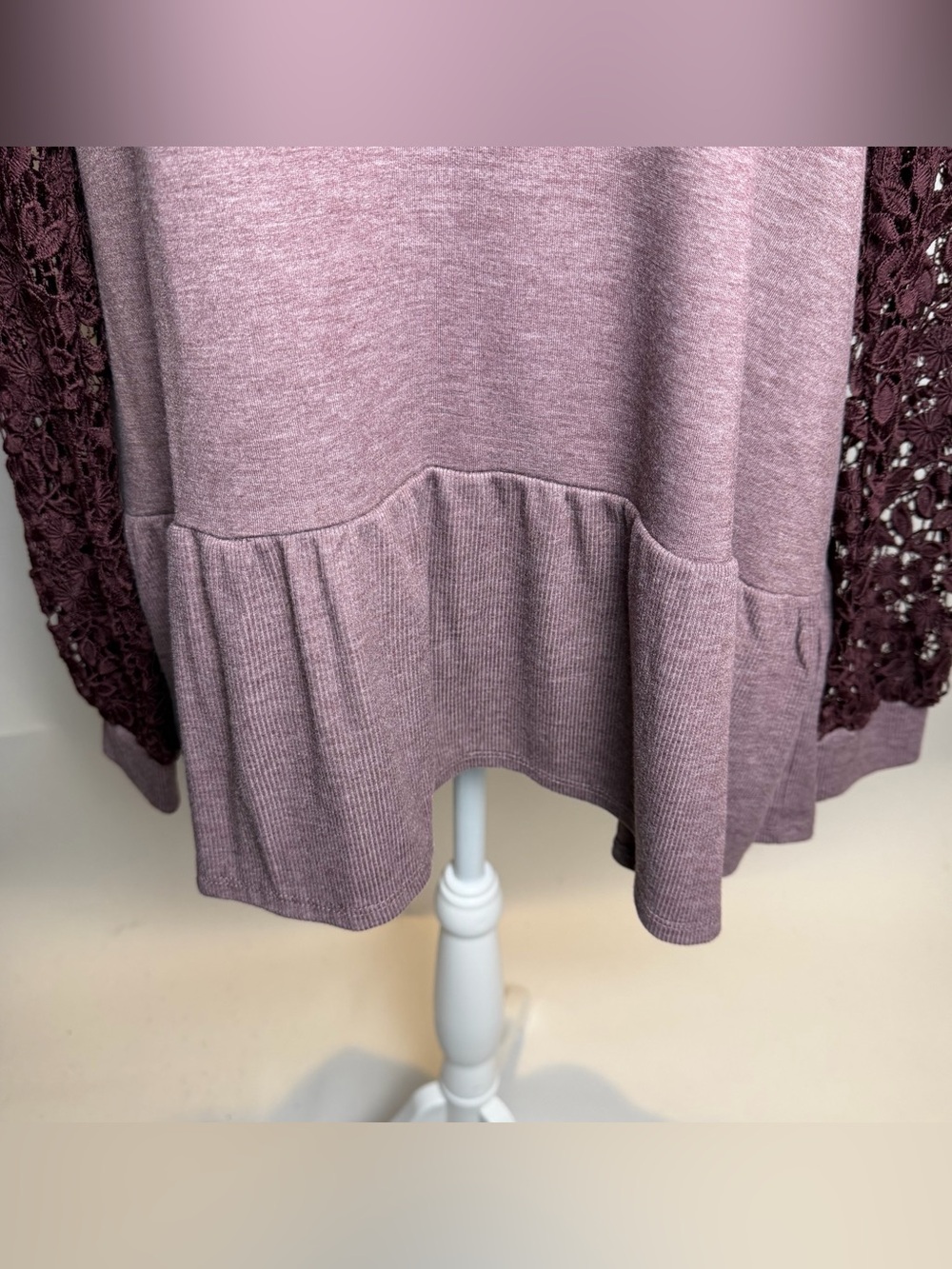 Women’s Lace-Sleeve Peplum Tunic in Mauve - Picture 5 of 11